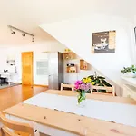 아파트 Grosse 120 Qm Ferienwohnung Fuer 6-12 Personen Mit Parkplatz Nahe Bamberg 아델스도프