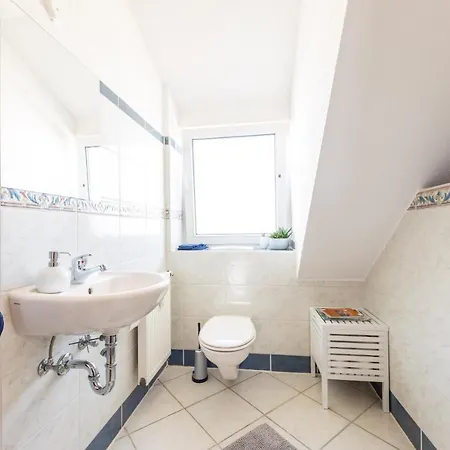 Grosse 120 Qm Fuer 6-12 Personen Mit Parkplatz Nahe Bamberg Adelsdorf