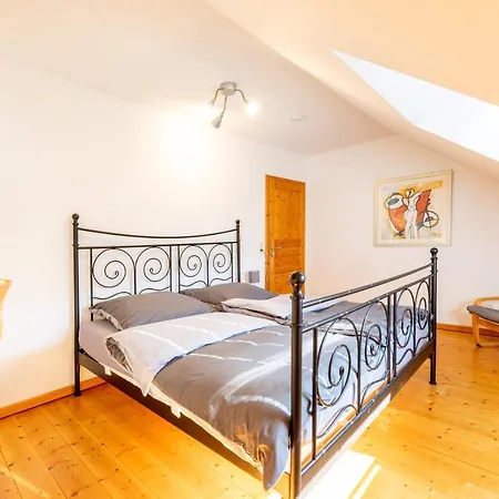 Apartament Grosse 120 Qm Fuer 6-12 Personen Mit Parkplatz Nahe Bamberg Adelsdorf