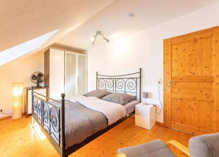 Grosse 120 Qm Ferienwohnung Fuer 6-12 Personen Mit Parkplatz Nahe Bamberg Appartement